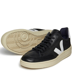 Veja V-12 in Black
