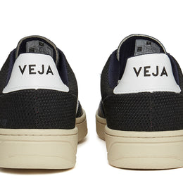 Veja V-12 in Black